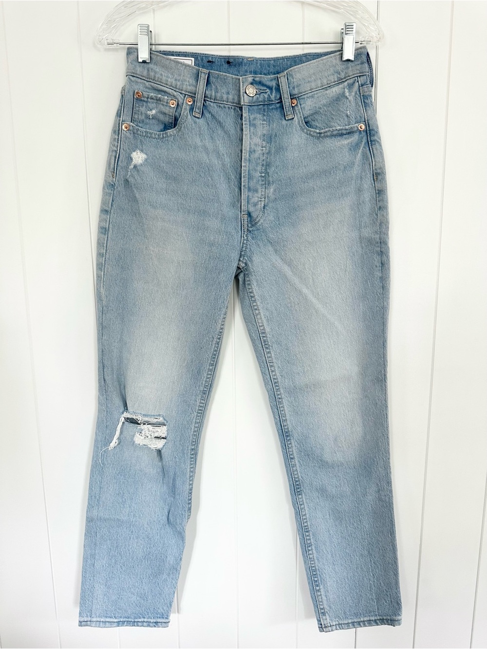 GAP Women’s Light Blue Cheeky Strsight High Rise Distressed Jeans